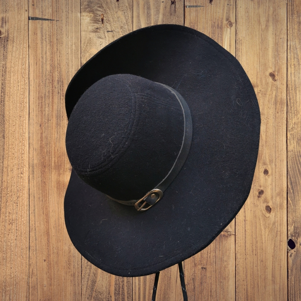 3/10$ Black Wide-Brimmed Hat